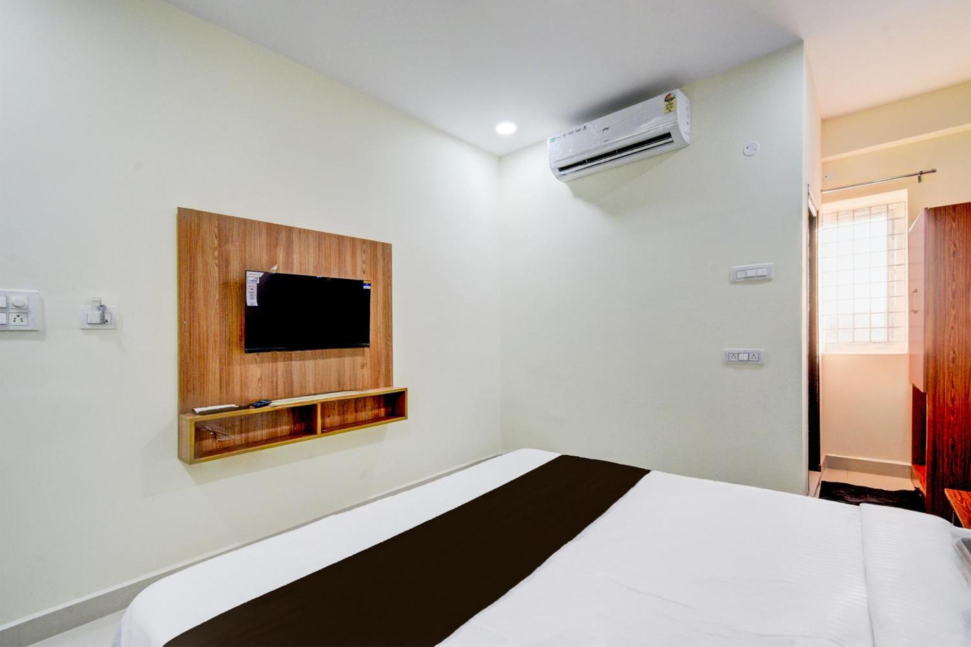 Super Townhouse Kukatpally North Formerly Munagala Arcade Hyderabad Exterior photo