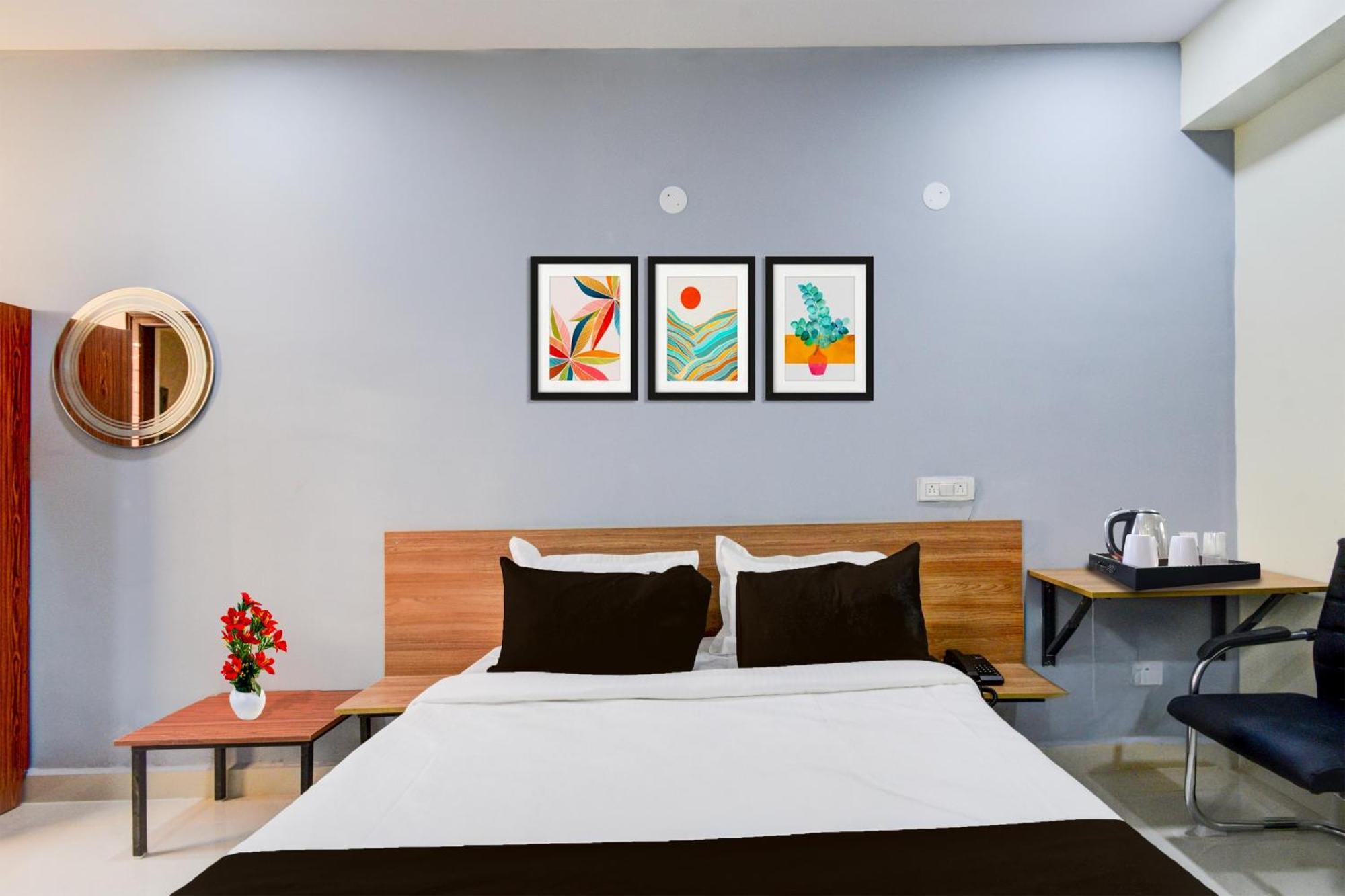 Super Townhouse Kukatpally North Formerly Munagala Arcade Hyderabad Exterior photo