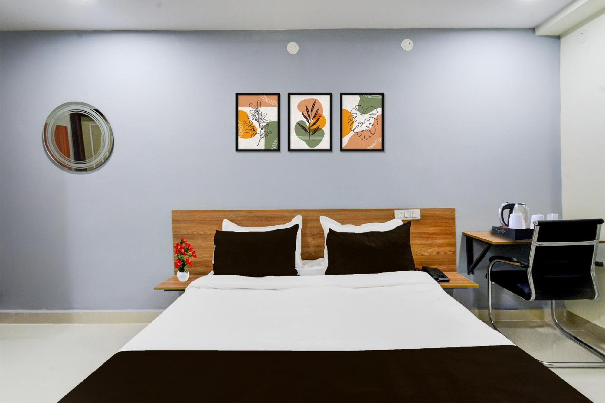 Super Townhouse Kukatpally North Formerly Munagala Arcade Hyderabad Exterior photo